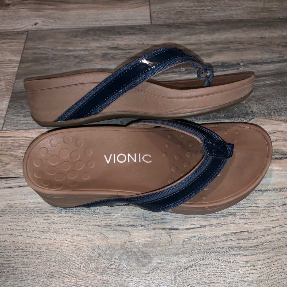 VIONIC Navy Fabric/Patent Flip Flop Sandals 6 Excellent